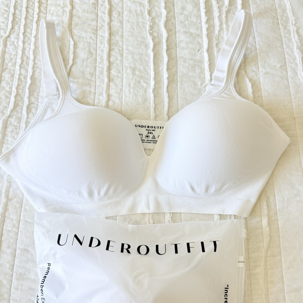 2 Underoutfit Wireless Bras Womens 2XL White Comfort Shaping Lift Soft NEW